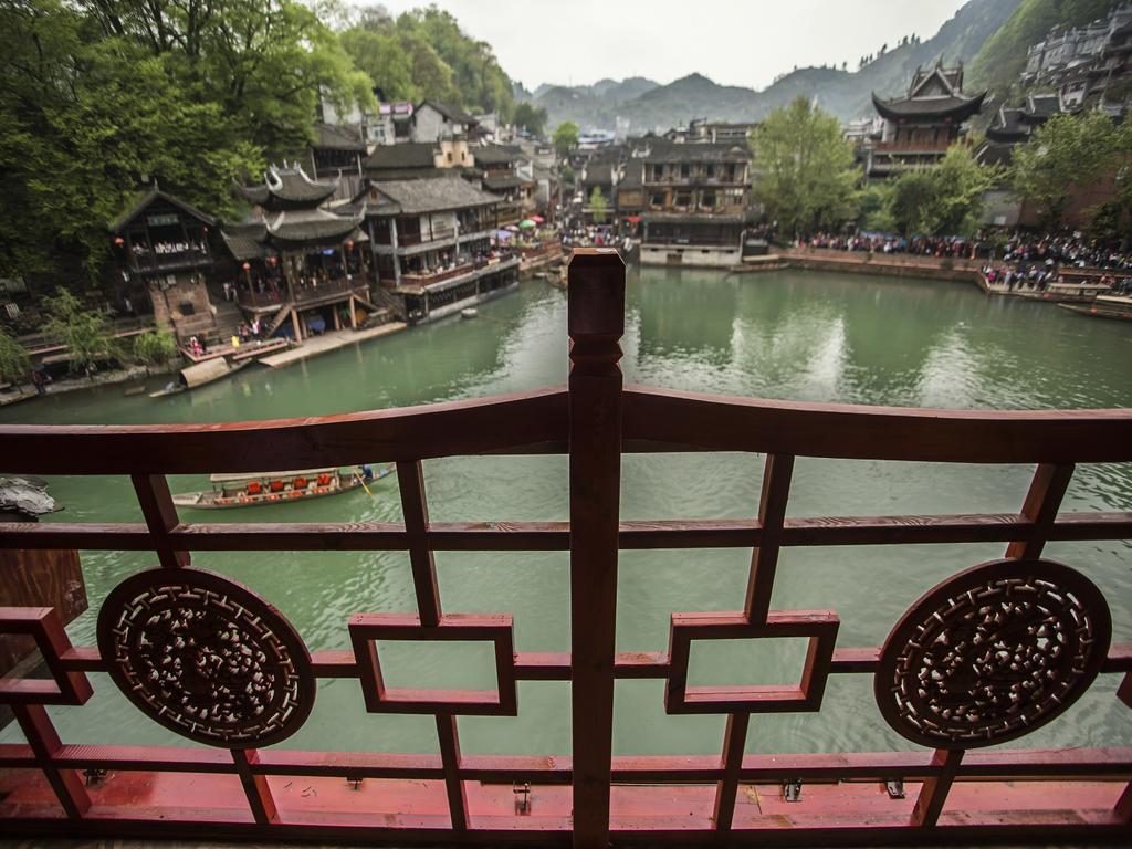 Lqj Riverside Guest House Fenghuang Exterior foto
